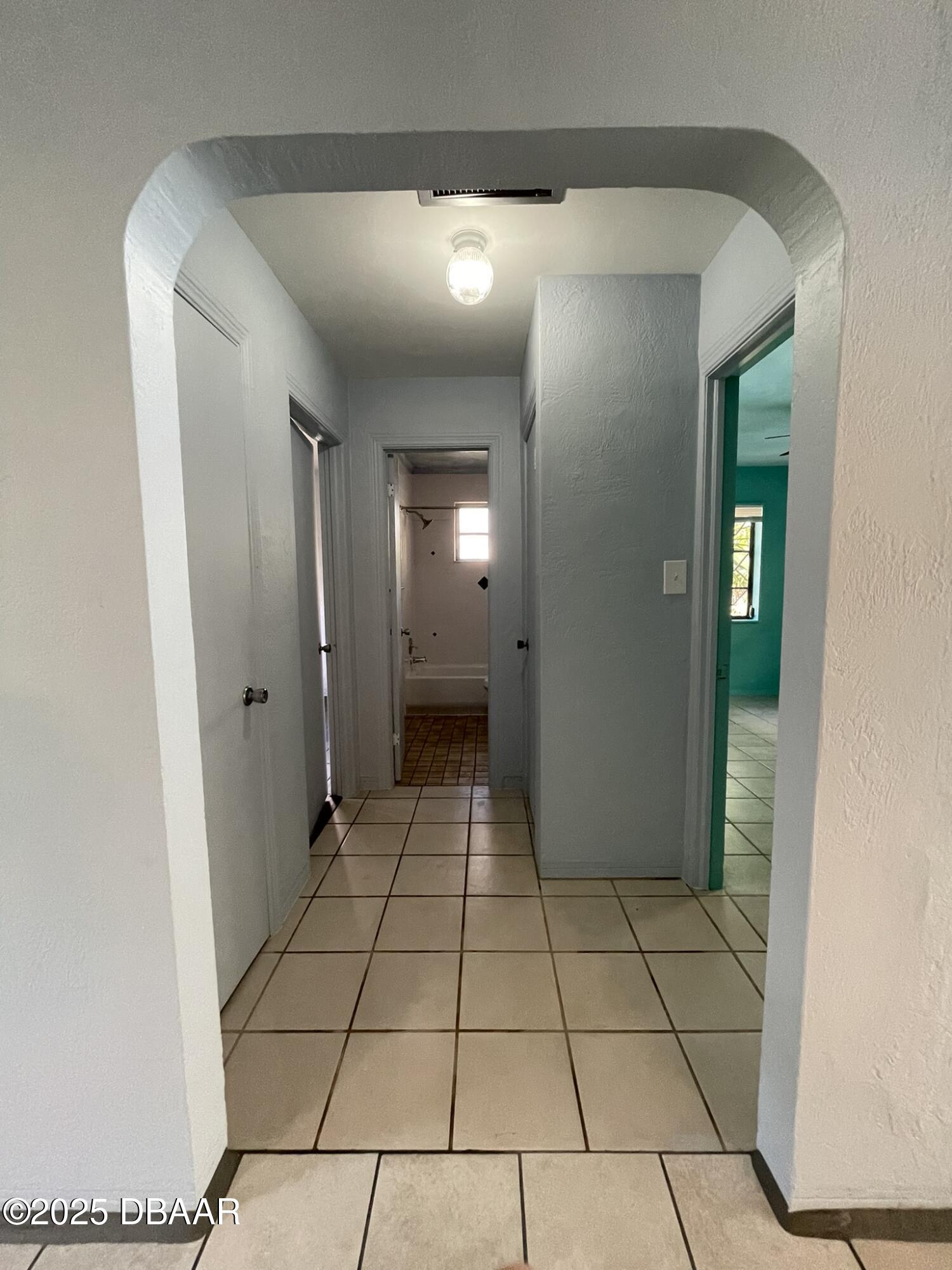 113 Fox Place Port Orange, FL 32127 - Photo 20 of 40 a view of a hallway