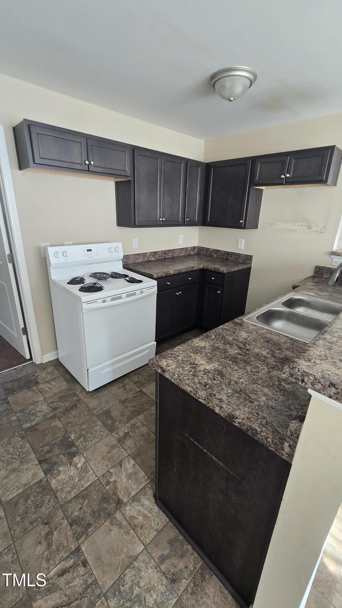 200 South Rozier Street Lumberton, NC 28358 - Photo 12 of 38 20241207_143446