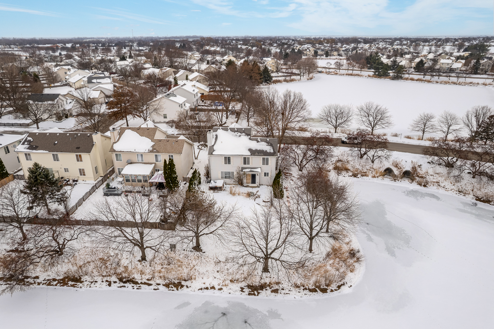 14252 South Hemingway Circle Plainfield, IL 60544 - Photo 4 of 36 a view of ocean