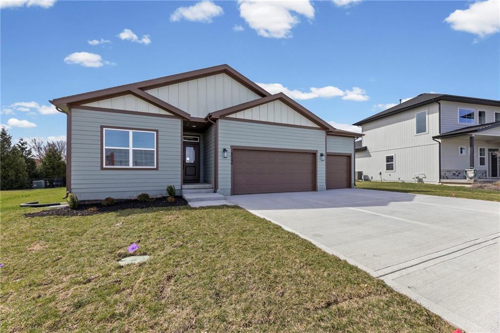 18549 West 193rd St Spring Hill Spring Hill, KS 66083 - Photo 3 of 41