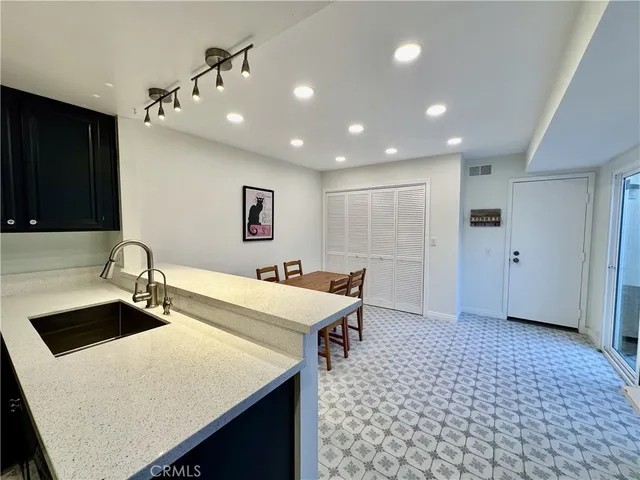 $3,800 | 19 Dartmouth, Irvine, CA 92612