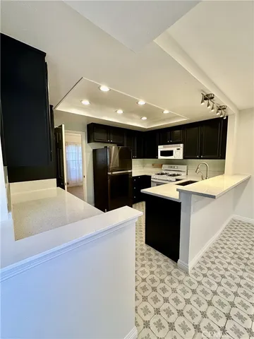 $3,800 | 19 Dartmouth, Irvine, CA 92612