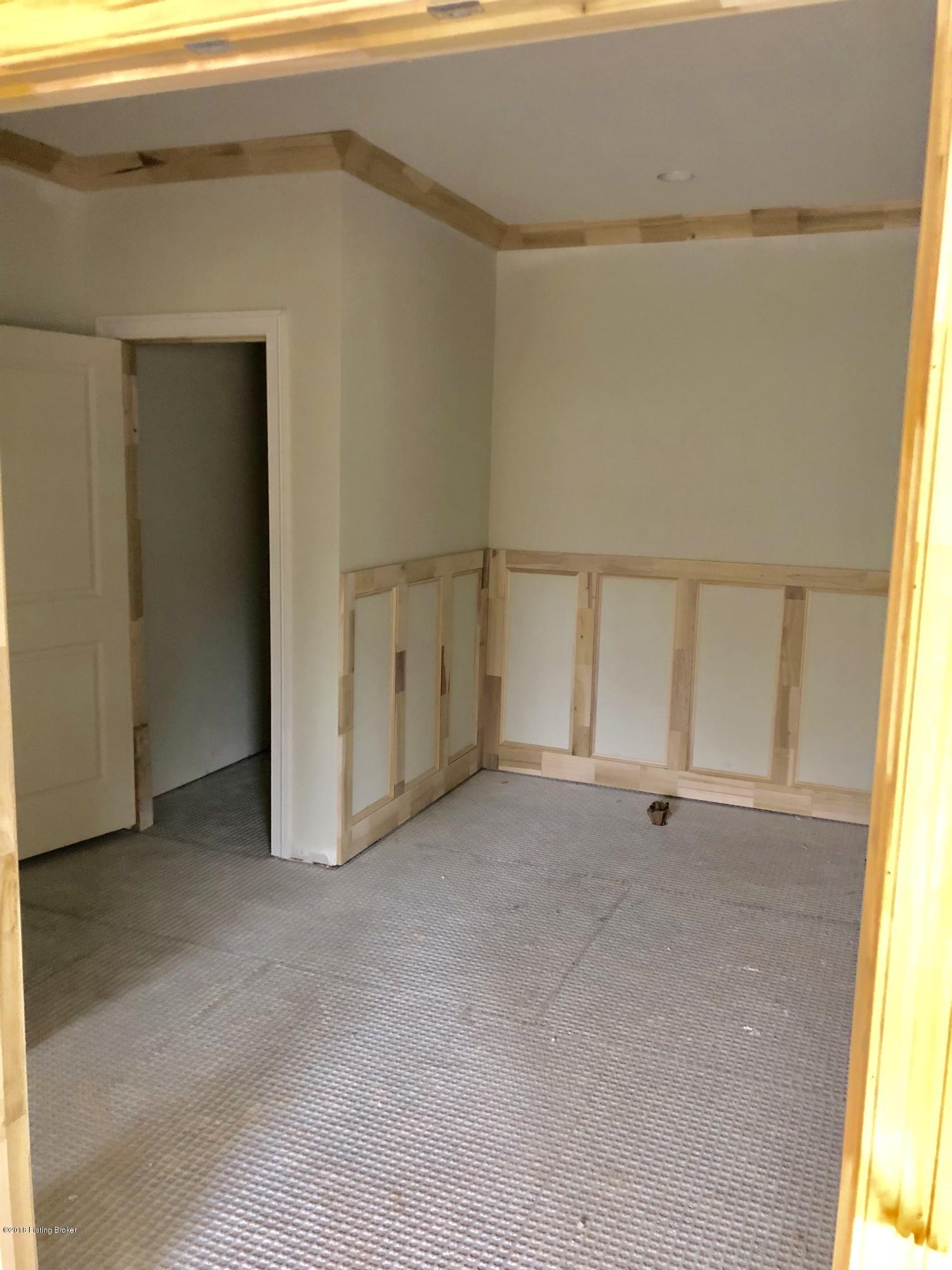 217 Maple Valley Road, Unit 9 Louisville, KY 40245 - Photo 8 of 10 F1679912-2762-499F-9482-AACE3C15DDFE