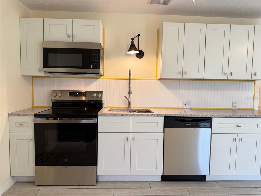 302 Adele Street Edgewater, FL 32132 - Photo 3 of 37
