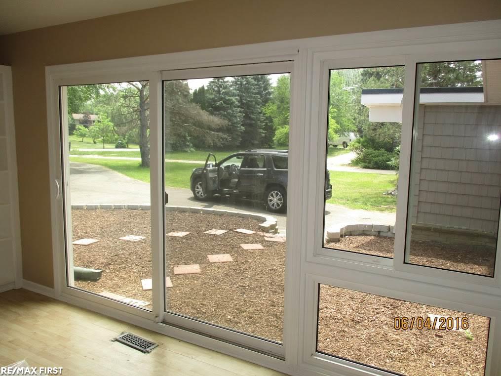 25809 Farmington Road Farmington Hills, MI 48335 - Photo 20 of 32