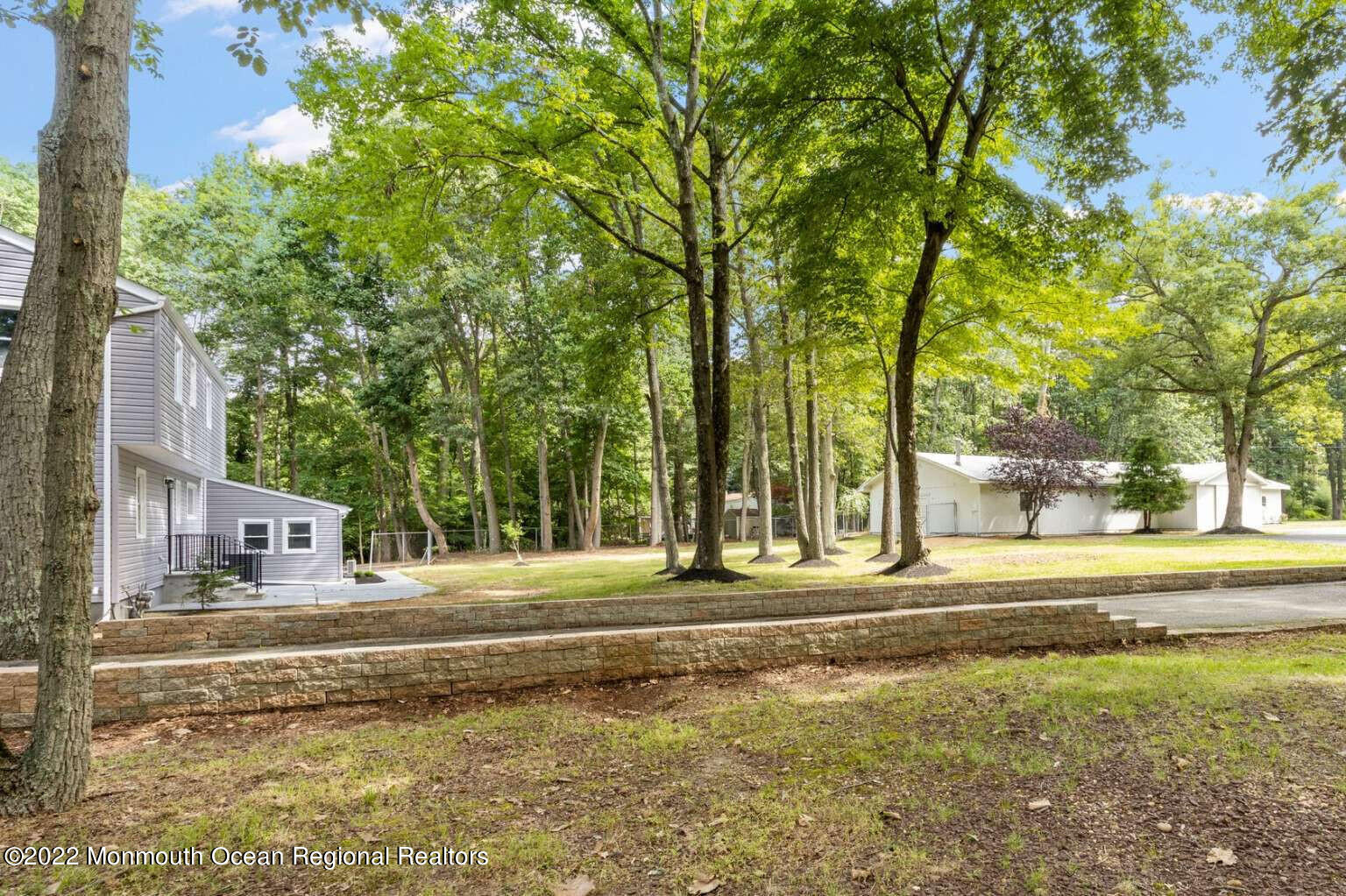 384 Millstone Road Millstone Township, NJ 08510 - Photo 10 of 47 Levy.10