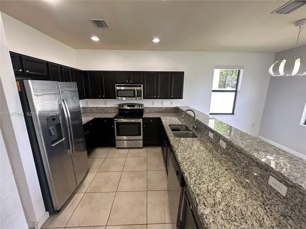 $4,000 | Hialeah, Hialeah, FL 33018