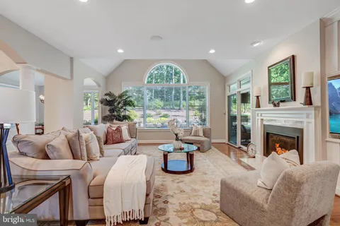 $2,250,000 | 640 Narcisi Lane, Wayne, PA 19087