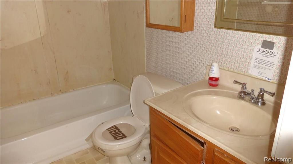 24919 Calvin Street Dearborn, MI 48124 - Photo 14 of 32