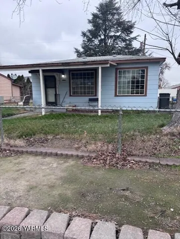 $215,000 | 1415 East 10th Avenue, Kennewick, WA 99336