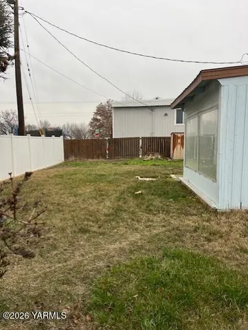 $215,000 | 1415 East 10th Avenue, Kennewick, WA 99336