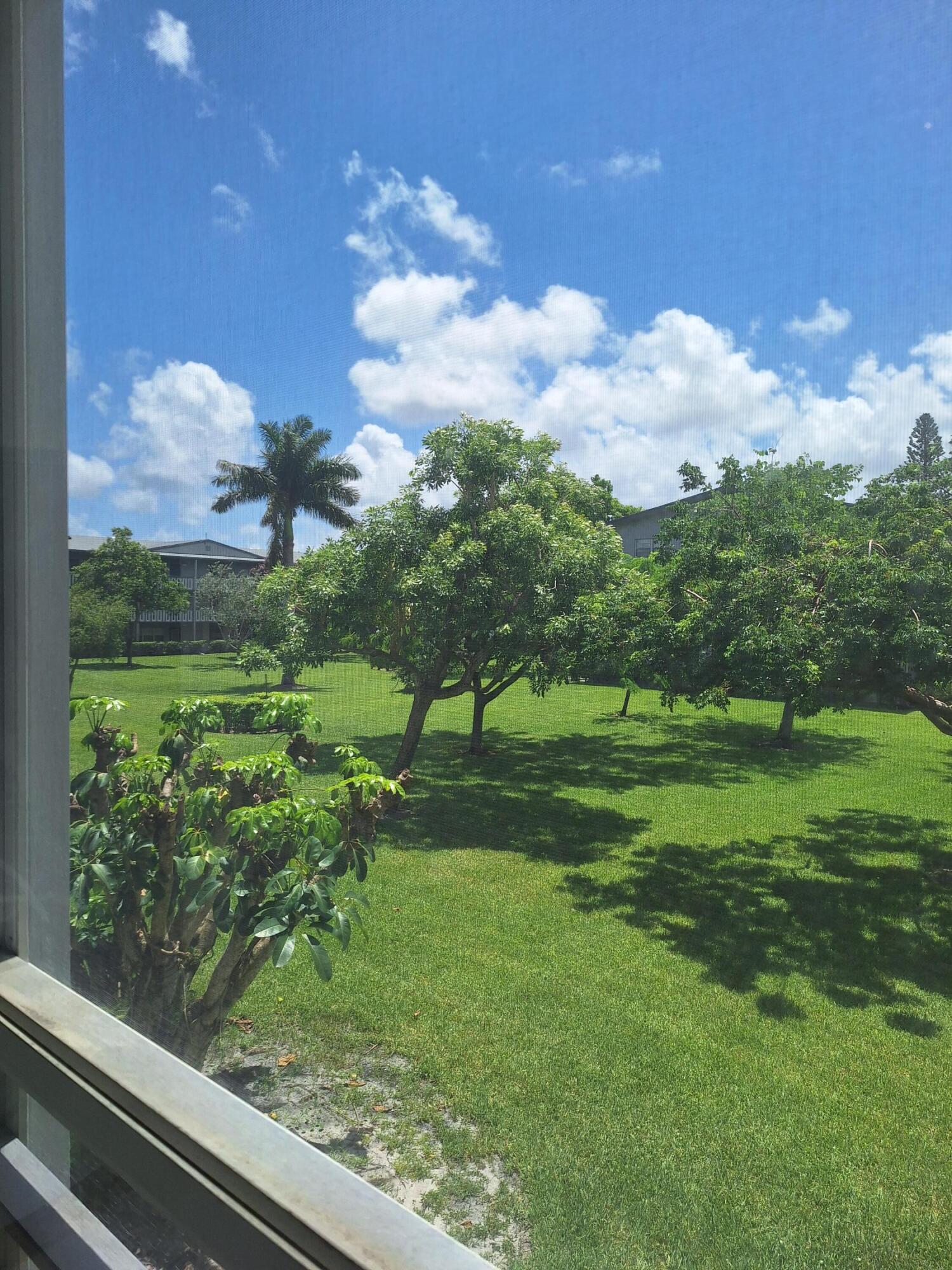 154 Suffolk F Boca Raton, FL 33434 - Photo 11 of 32 side view