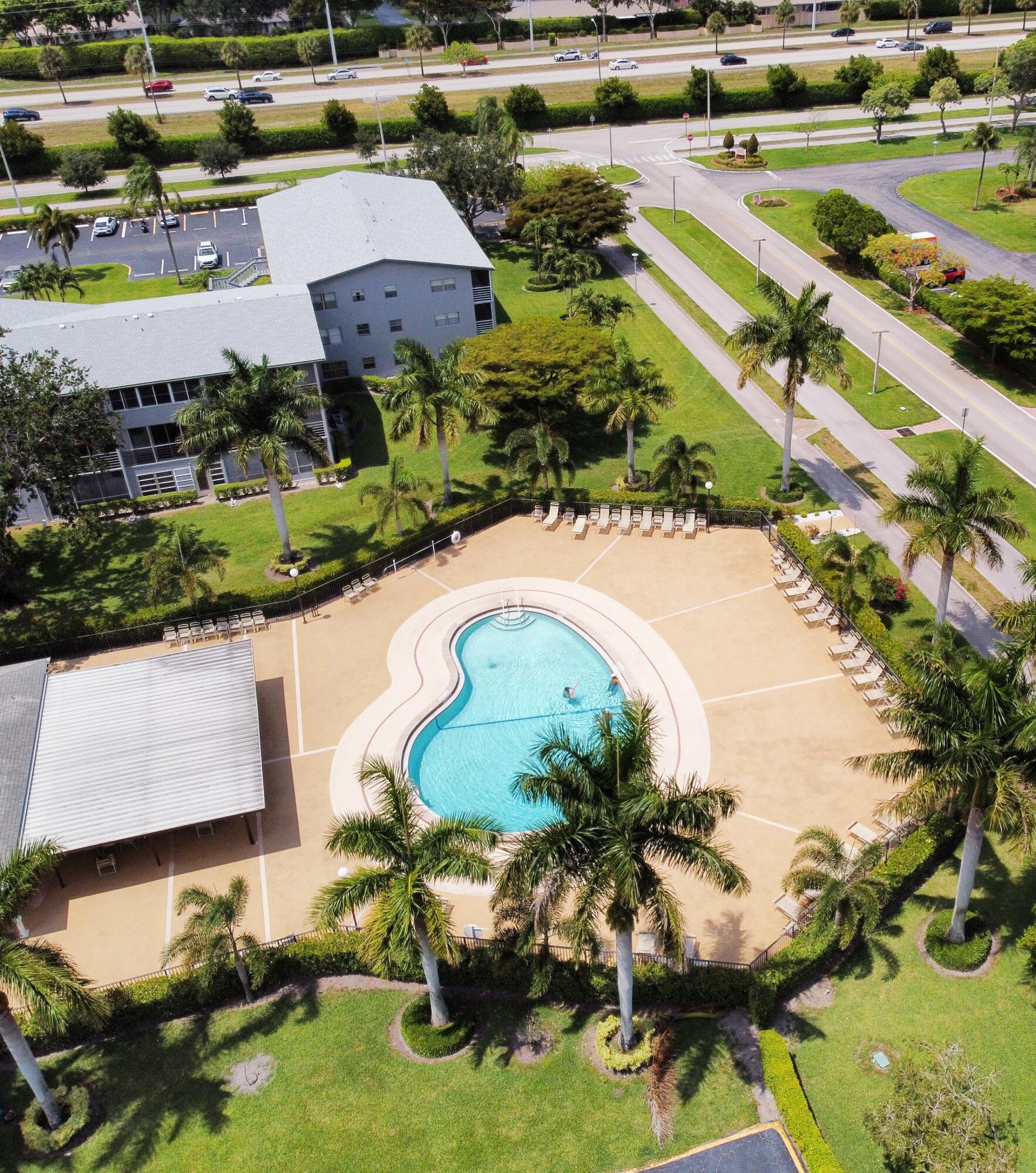 154 Suffolk F Boca Raton, FL 33434 - Photo 20 of 32 Suffolk D Pool