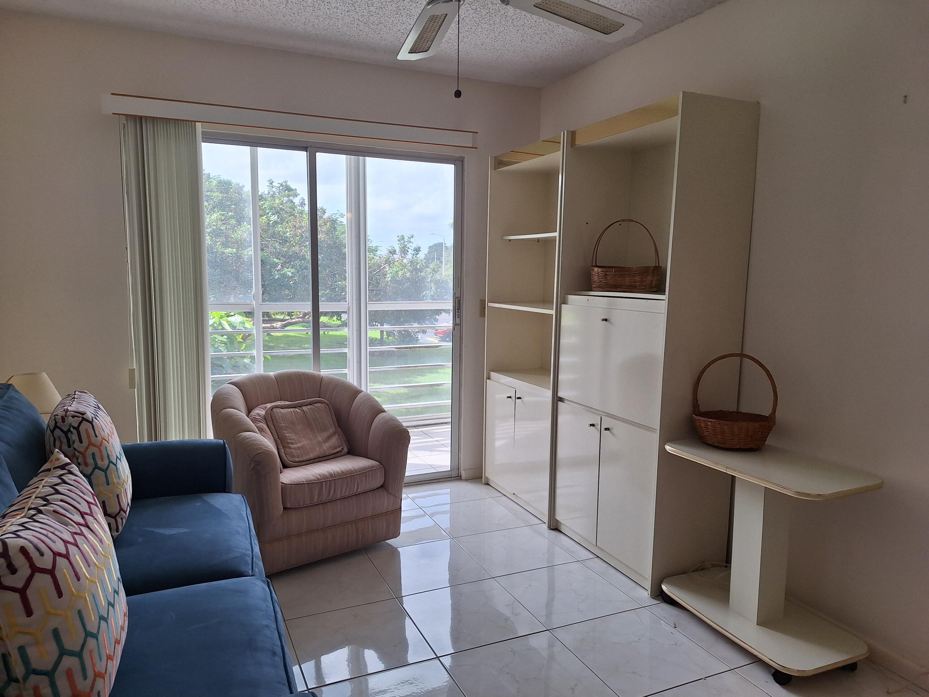 154 Suffolk F Boca Raton, FL 33434 - Photo 4 of 32 den bright