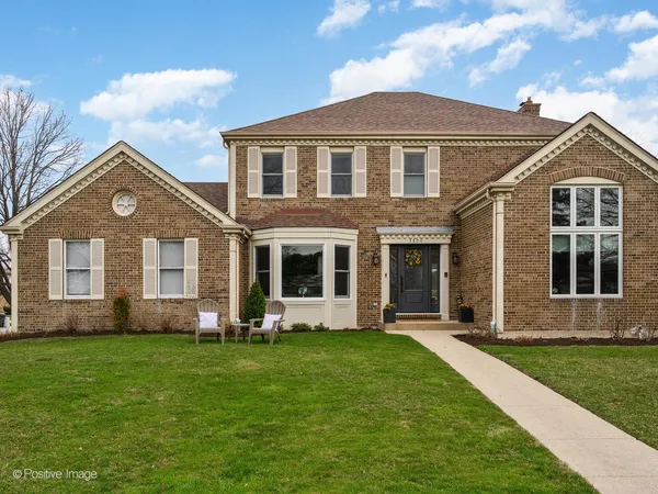 $1,270,000 | 3800 Cindy Lane, Glenview, IL 60025