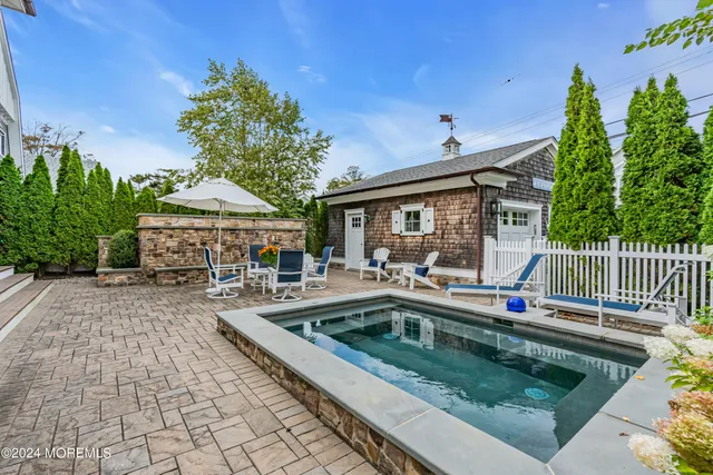 a view of a park with welcome board