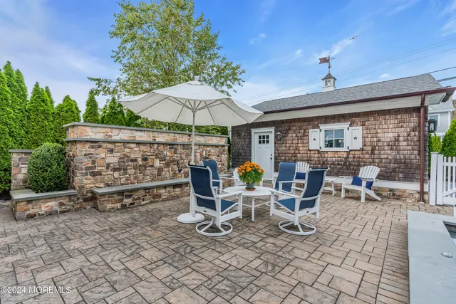 a view of a tennis court