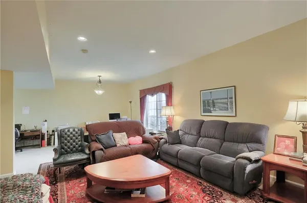 $289,900 | 109 Woodcrest Drive, Coraopolis, PA 15108
