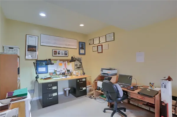 $289,900 | 109 Woodcrest Drive, Coraopolis, PA 15108