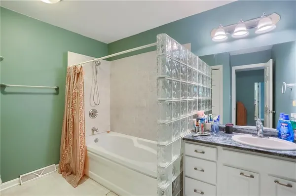 $289,900 | 109 Woodcrest Drive, Coraopolis, PA 15108