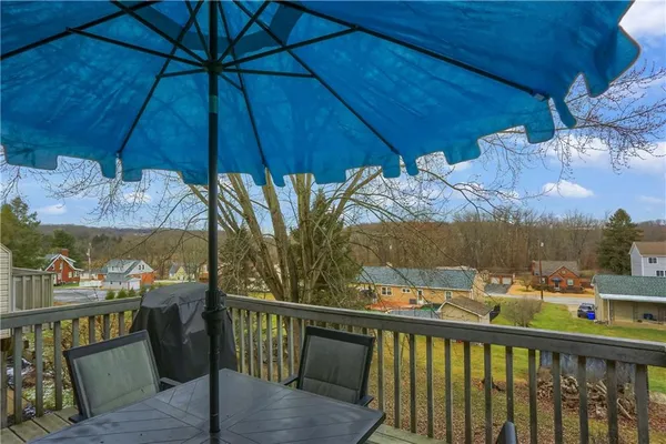 $289,900 | 109 Woodcrest Drive, Coraopolis, PA 15108