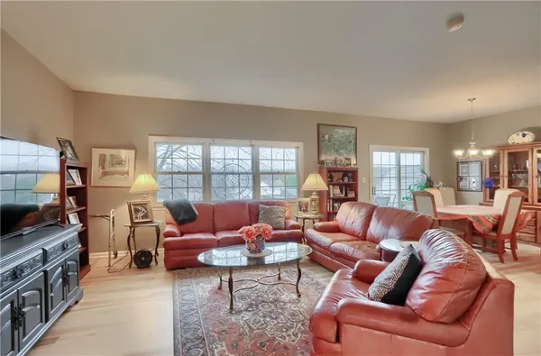 $289,900 | 109 Woodcrest Drive, Coraopolis, PA 15108