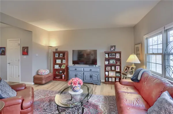 $289,900 | 109 Woodcrest Drive, Coraopolis, PA 15108