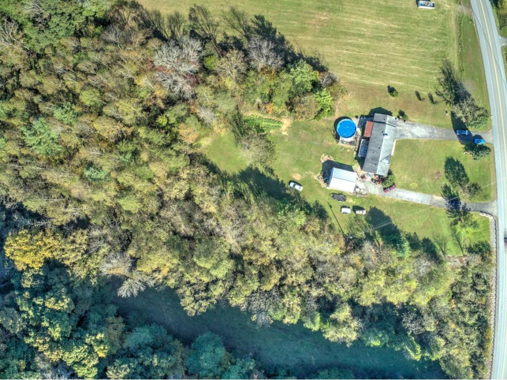 2572 Hickory Tree Road Bluff City, TN 37618 - Photo 2 of 28 447 private acres