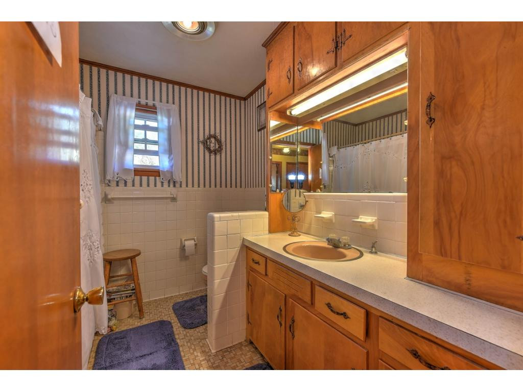 2572 Hickory Tree Road Bluff City, TN 37618 - Photo 19 of 28 2nd full bath on main level