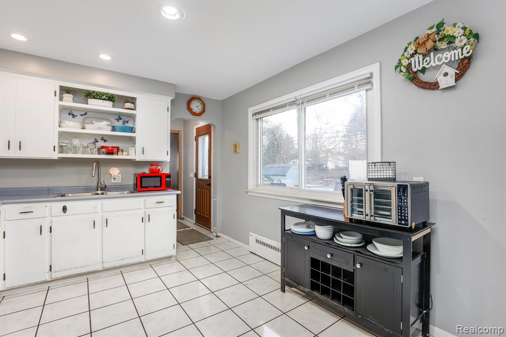 1062 North Adams Road Rochester, MI 48306 - Photo 16 of 28