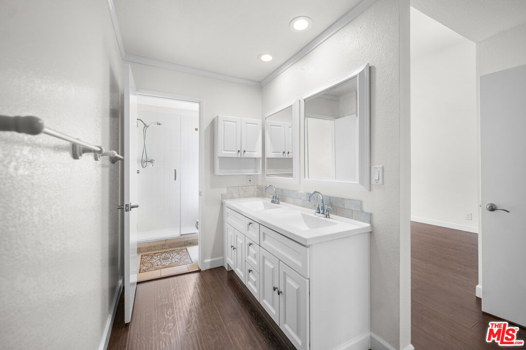 230 Bethany Road, Unit 120 Burbank, CA 91504 - Photo 19 of 34 Gallery Image 19