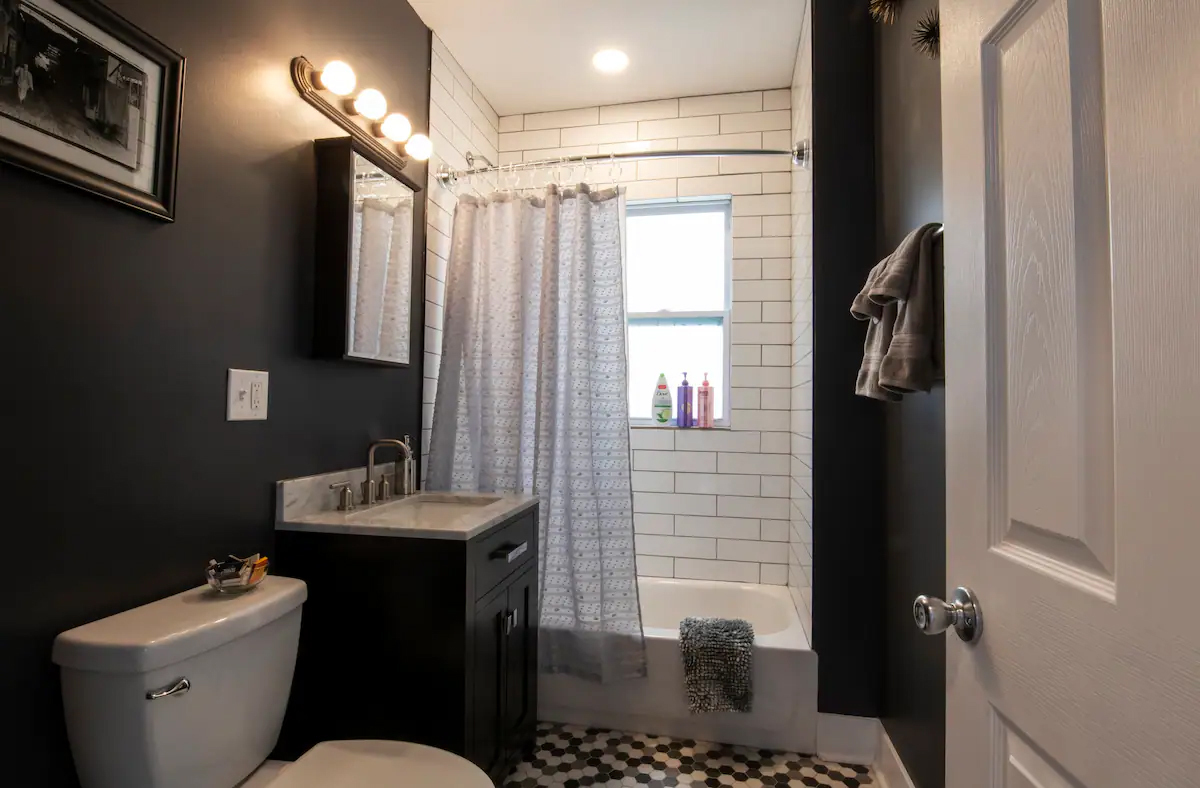 1060 North Spaulding Avenue, Unit 1 Chicago, IL 60651 - Photo 8 of 17