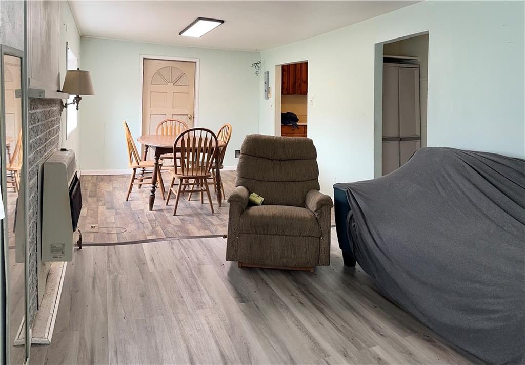 3912 Orangeville Road Sharpsville, PA 16150 - Photo 2 of 20 Living Room