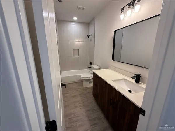 $1,300 | 2701 Brownjay Road, Unit #3, Weslaco, TX 78596