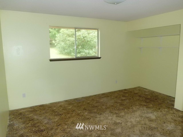 578 Brown Road East Chehalis, WA 98532 - Photo 11 of 16 an empty room with an empty space