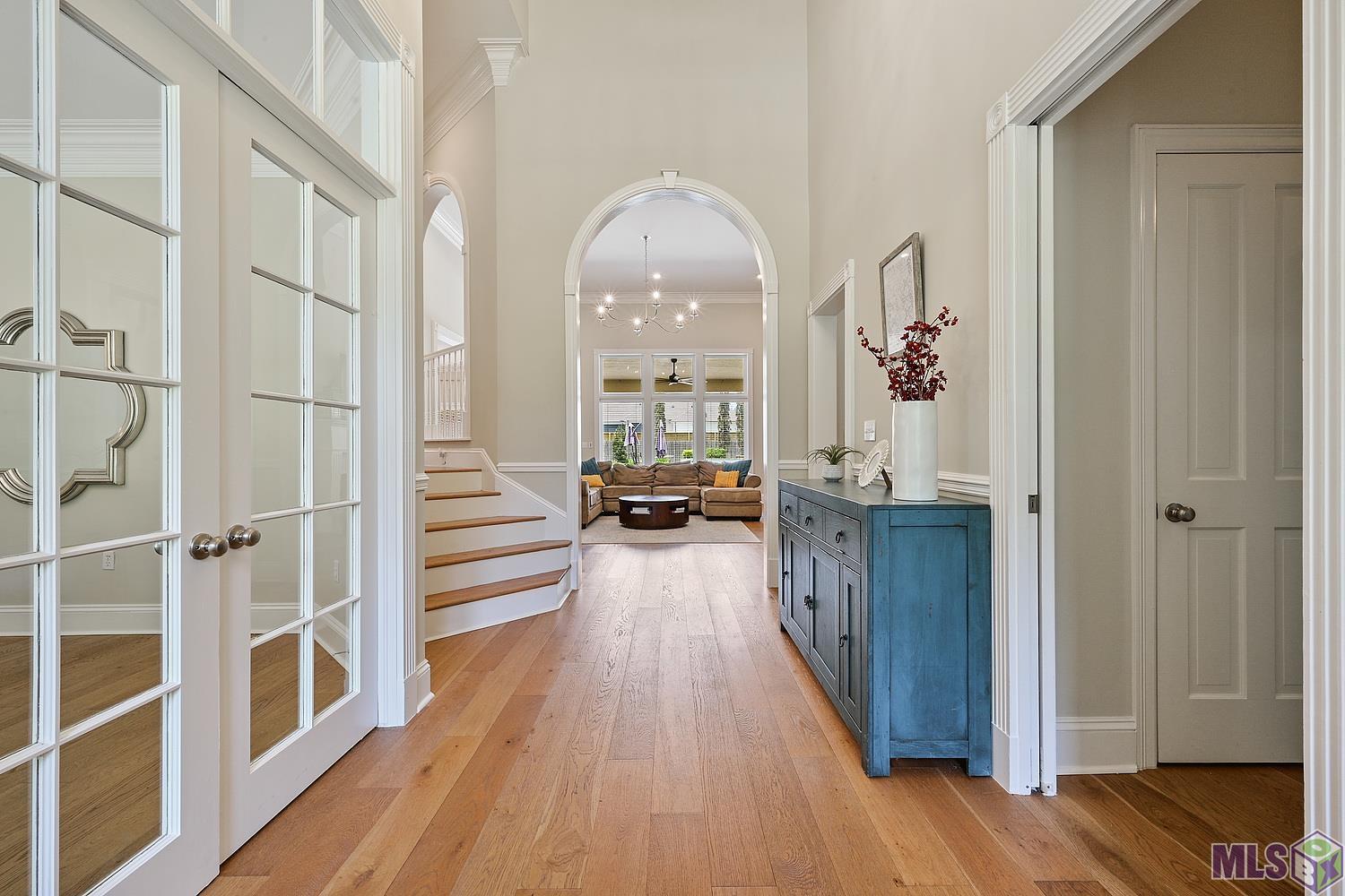 8236 Oakbrook Drive Baton Rouge, LA 70810 - Photo 3 of 21 Gallery Image 3