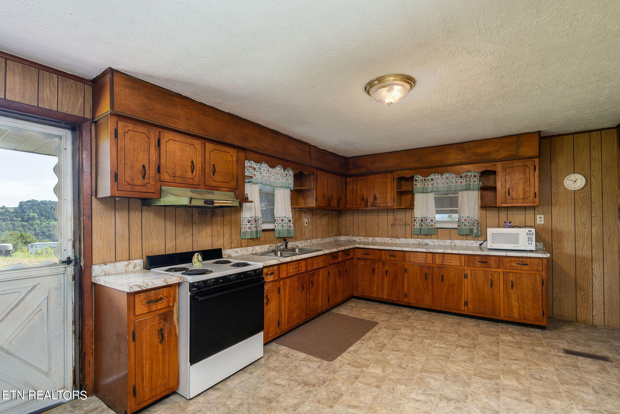 284 John Deere Road Harrogate, TN 37752 - Photo 48 of 60 DSC02809-Edit