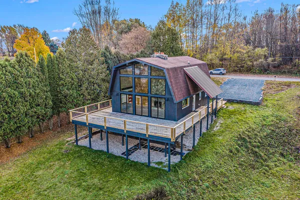 $799,000 | 1550 West Chilberg Road, Scottville, MI 49454