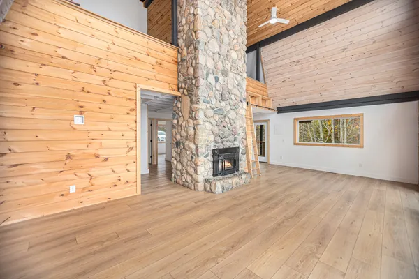 $799,000 | 1550 West Chilberg Road, Scottville, MI 49454