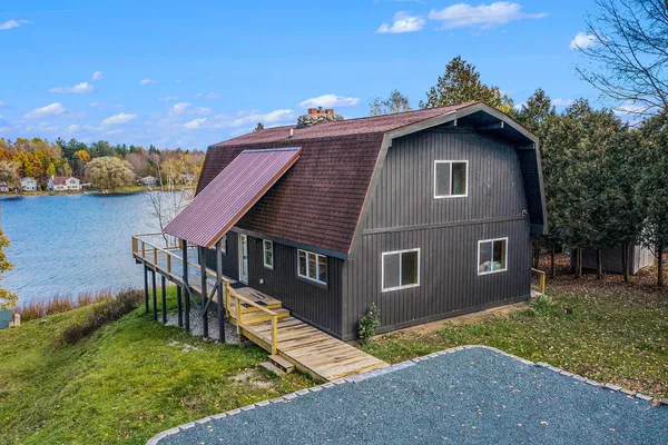 $799,000 | 1550 West Chilberg Road, Scottville, MI 49454