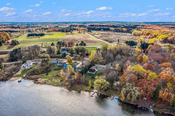 $799,000 | 1550 West Chilberg Road, Scottville, MI 49454