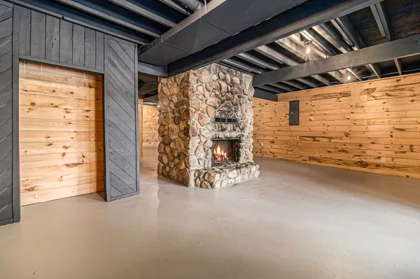 $799,000 | 1550 West Chilberg Road, Scottville, MI 49454