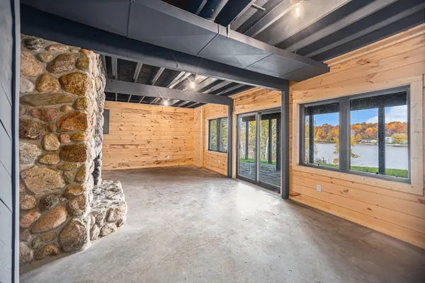 $799,000 | 1550 West Chilberg Road, Scottville, MI 49454