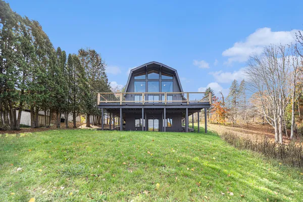 $799,000 | 1550 West Chilberg Road, Scottville, MI 49454