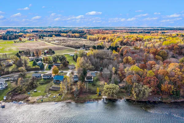 $799,000 | 1550 West Chilberg Road, Scottville, MI 49454