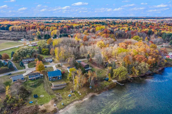 $799,000 | 1550 West Chilberg Road, Scottville, MI 49454