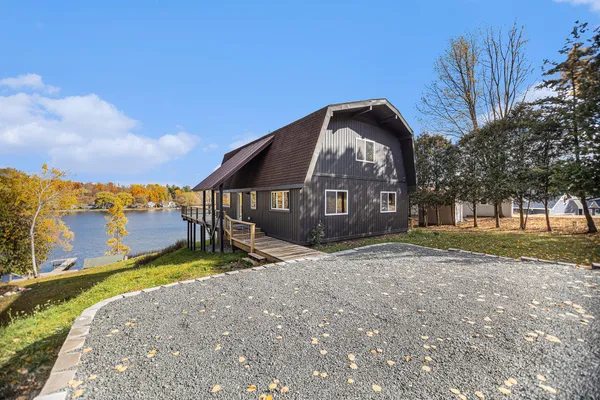 $799,000 | 1550 West Chilberg Road, Scottville, MI 49454