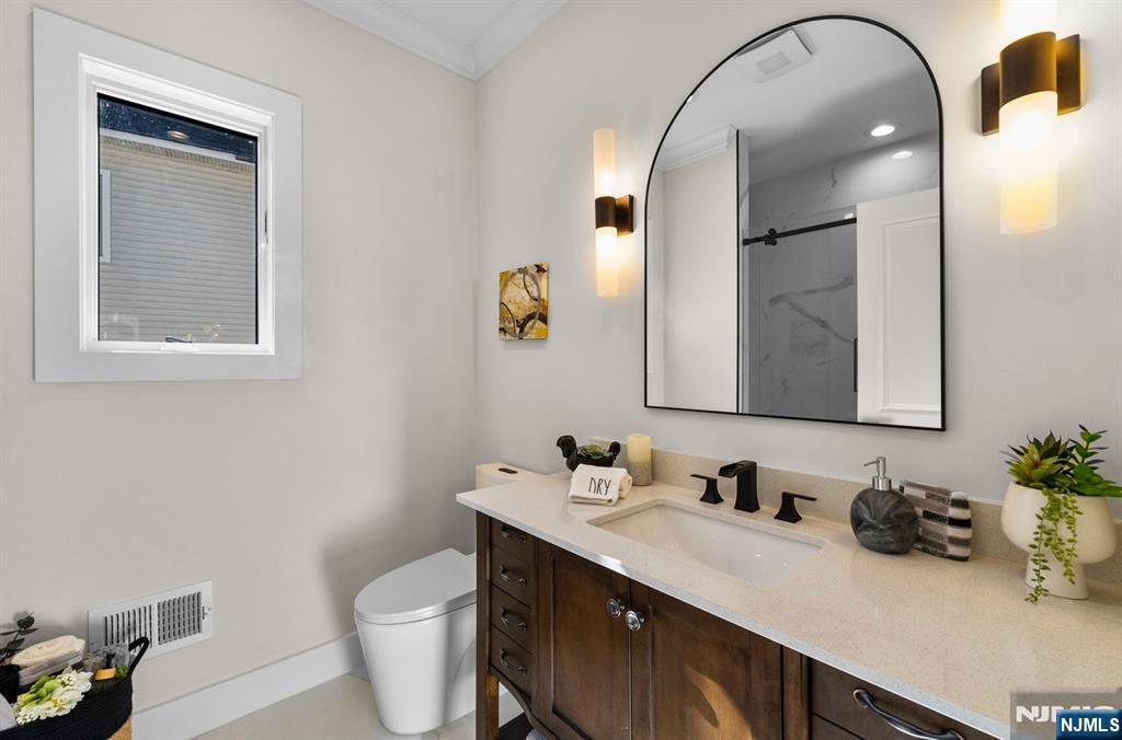 151 Little Falls Road Cedar Grove, NJ 07009 - Photo 11 of 48