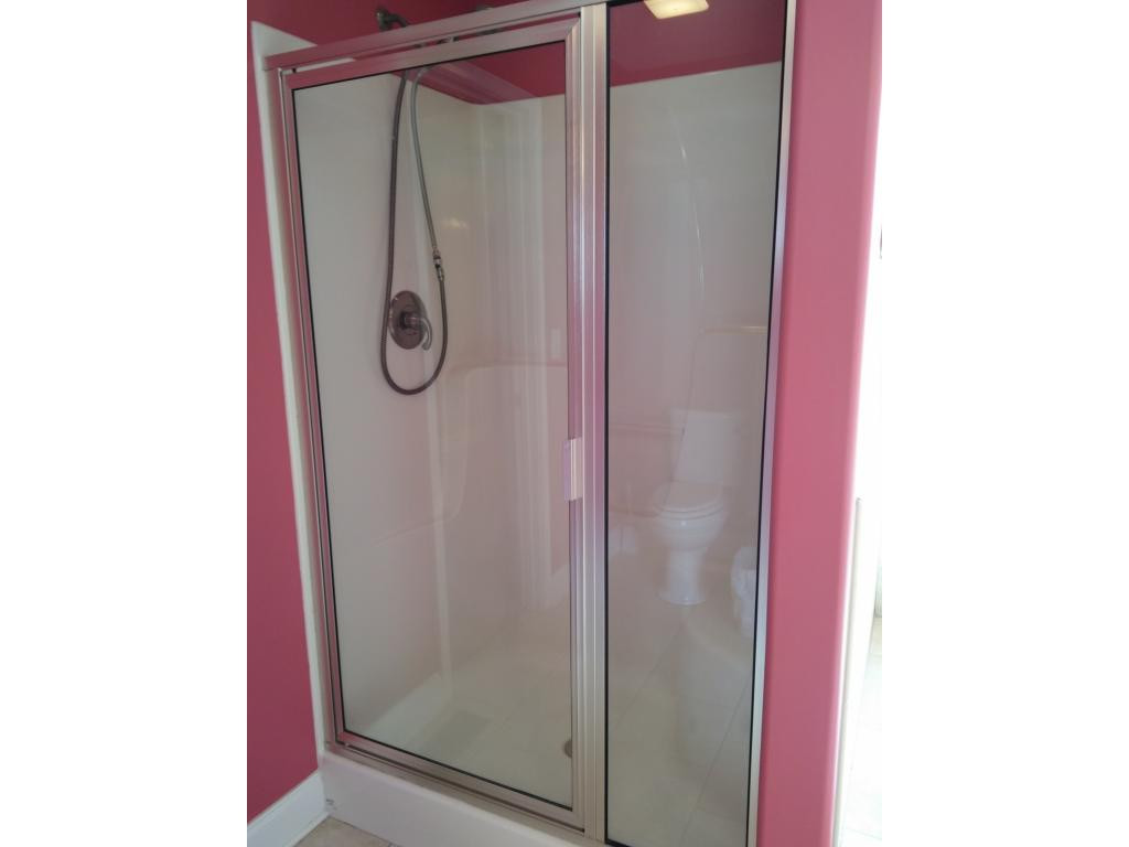175 Willow Ridge Drive Chuckey, TN 37641 - Photo 23 of 35 Master shower