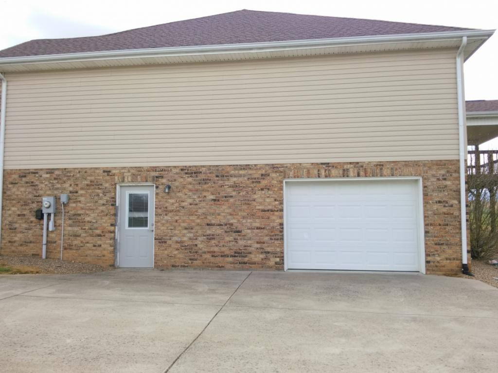 175 Willow Ridge Drive Chuckey, TN 37641 - Photo 33 of 35 Lower garage